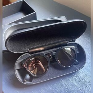 Ray Ban Meta Stories Round